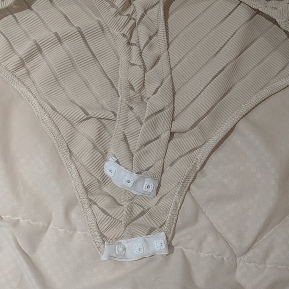 Pretty little thing thong bodysuit - Picture 7 of 11